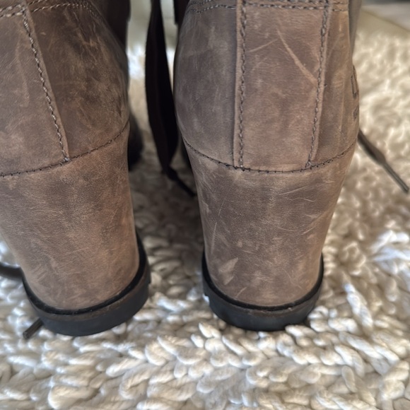 Uggs women platform Sz7 green khaki - Picture 3 of 7